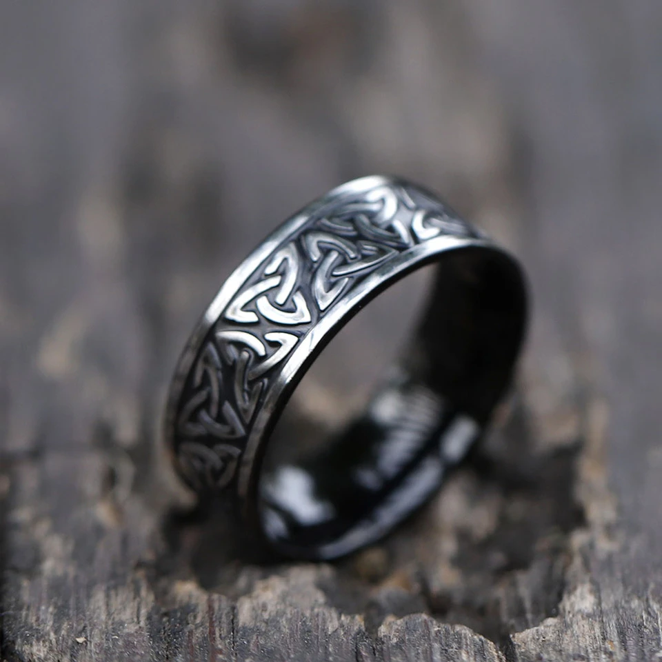 Anillo de triangulos's foto | Dark Store |  BizneCubano